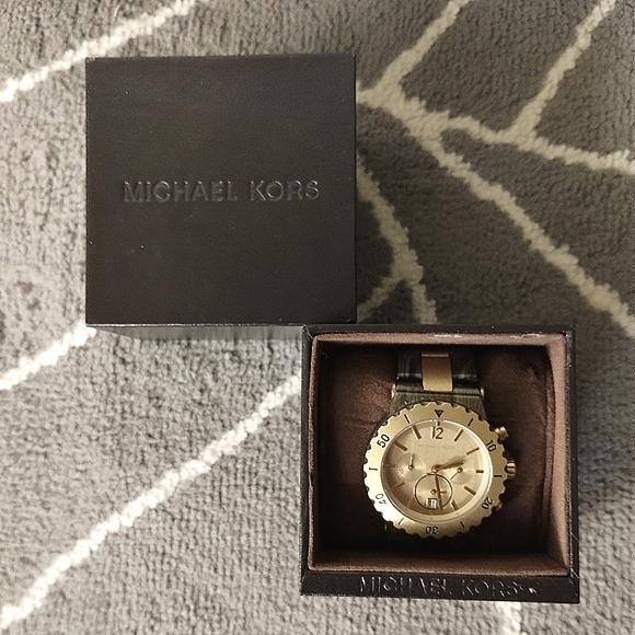 Michael Kors Chronograph MK 5597 Dylan Bronze Stopwatch - Picture 10 of 13